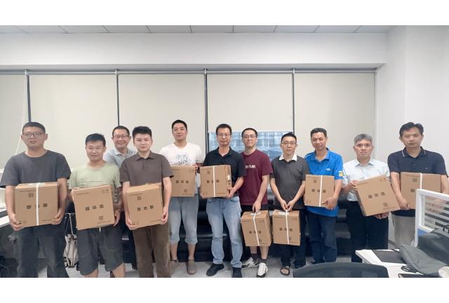 加華父親節(jié)暖心致敬：感恩“爸”氣擔(dān)當(dāng)，禮獻(xiàn)職場父親